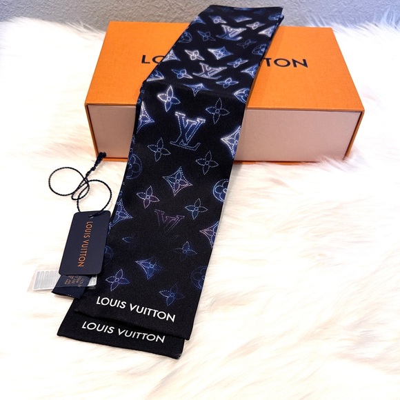 NEW Louis Vuitton Flight Mode Bandeau Blue Scarf - Picture 1 of 9